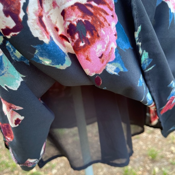 Everly Floral Halter Dress Size M - Picture 4 of 11